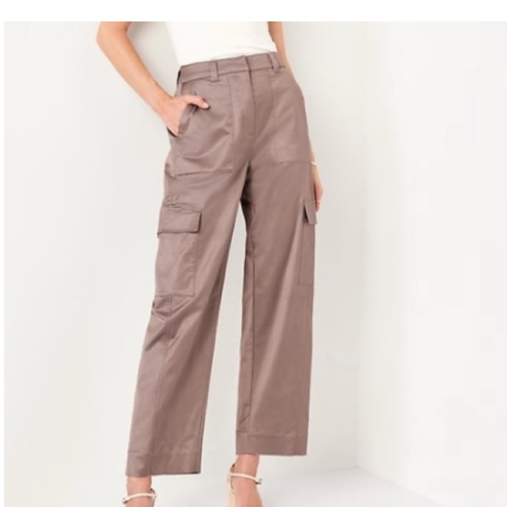 Old Navy - 4  NWOT High Waist Satin Cargo Barrel Pant pretty taupe color